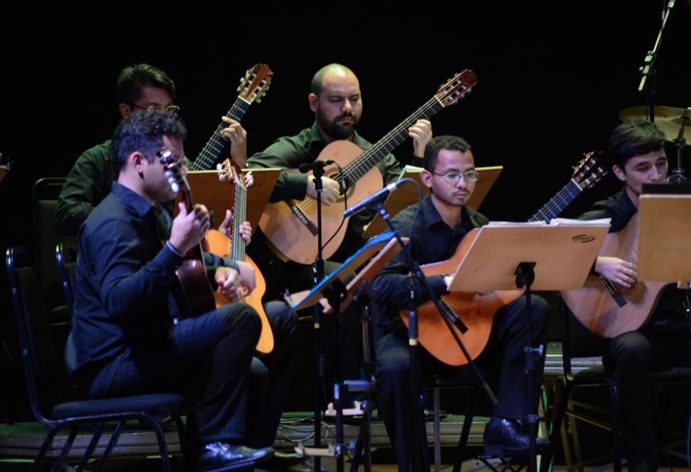 Orquestra de Violões apresenta concerto no Teatro Amazonas