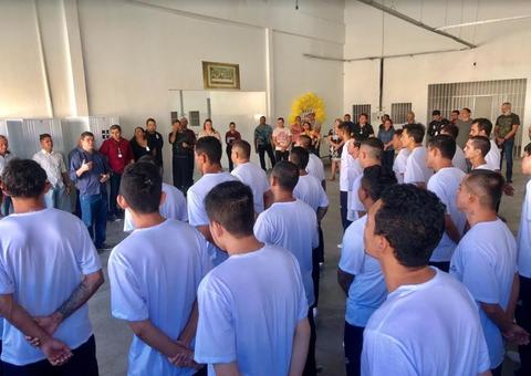 Seap inicia curso de panificação com detentos do Compaj