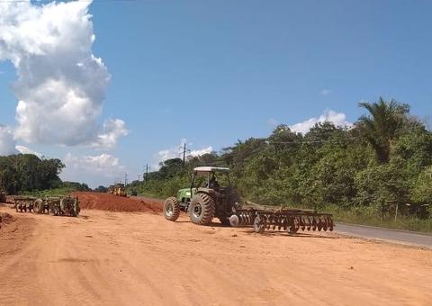 Serviços de terraplanagem na AM-070 são retomados 