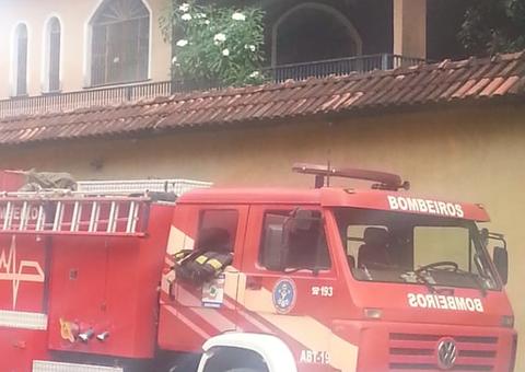 Casa de narcotraficante 'Zé Roberto da Compensa' é invadida por abelhas em Manaus 