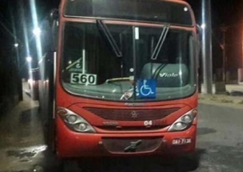 Assaltantes tocam o terror durante assalto a ônibus em Manaus