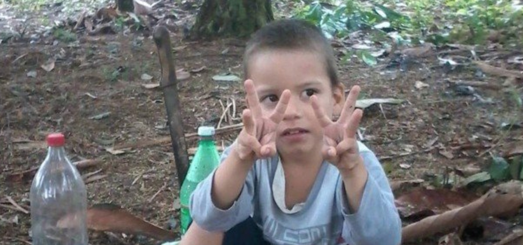 Corpo de menino morto a pauladas e enterrado pelo pai segue no IML após 8 dias