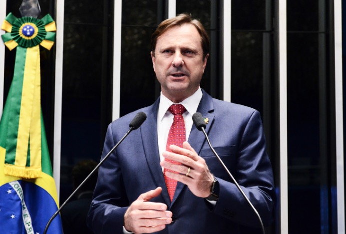 Justiça autoriza Acir Gurgacz a tirar férias no Caribe mesmo em prisão domiciliar 