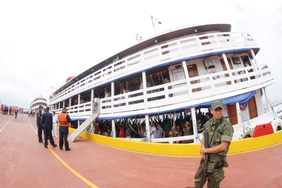 Operação fiscaliza o transporte de crianças e adolescentes em embarcações para Parintins