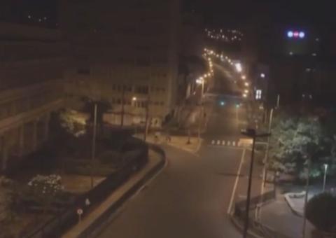 Ataque a banco acaba com intenso tiroteio entre policiais e criminosos