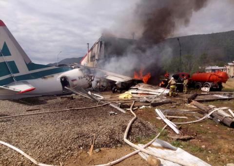 Pouso de emergência mata 2 e fere 7 na Sibéria