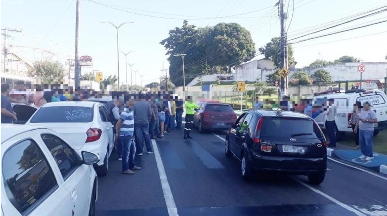 Motoristas de aplicativos protestam contra o preço da gasolina em Manaus