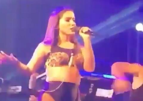 Anitta leva público ao delírio na Festa dos Visitantes em Parintins, veja vídeos