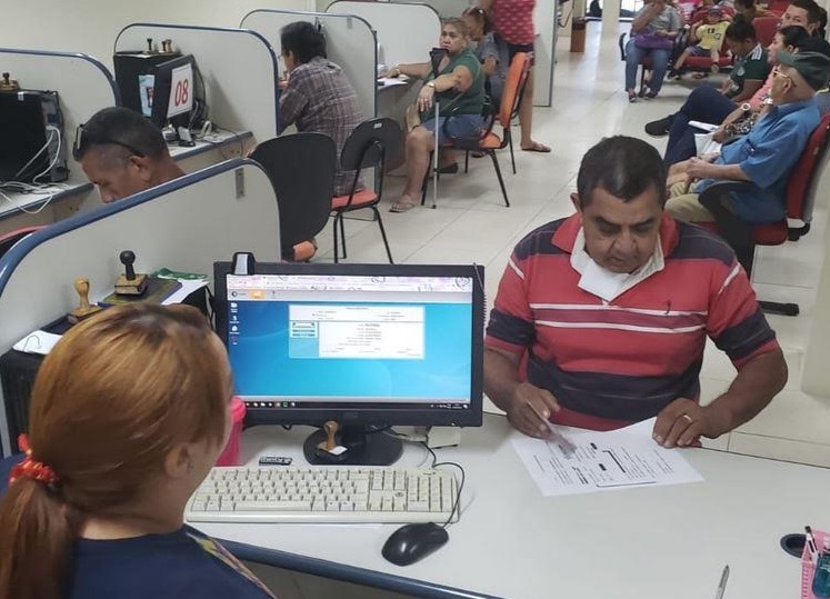 Aposentados deixam recadastramento na Amazonprev para o último do mês 