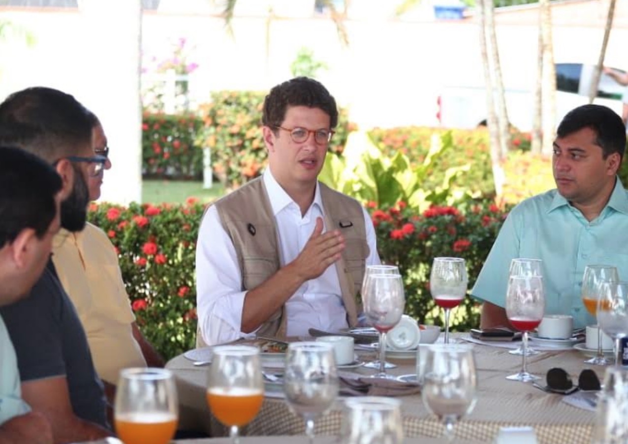 Em Parintins, ministro do Meio Ambiente discute formas de destravar BR-319