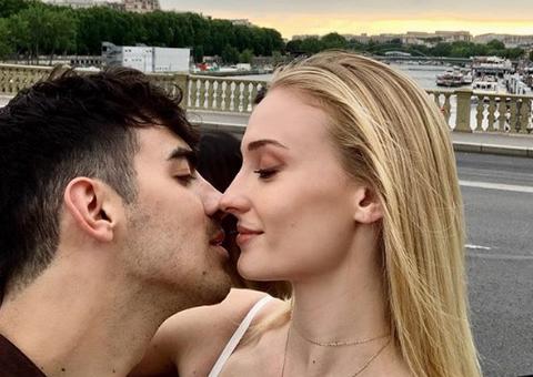 Sophie Turner e Joe Jonas se casam em castelo na França