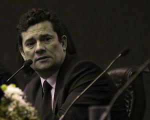 Manifestantes elevam moral de Moro, mas quem perde é o País