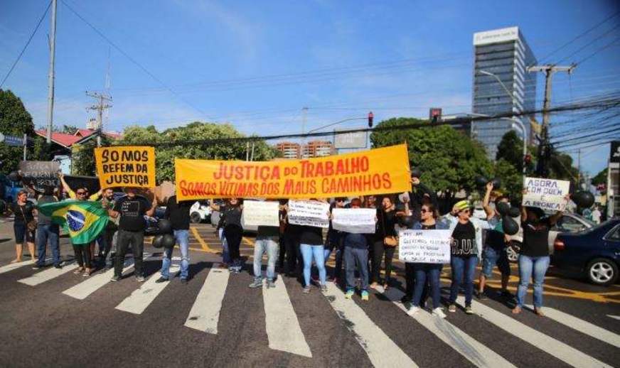 Ex-funcionários de empresas da Maus Caminhos reivindicam pagamento de rescisão