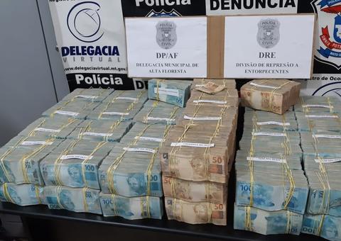 Avião com R$ 4,6 milhões em malas é apreendido após pouso forçado