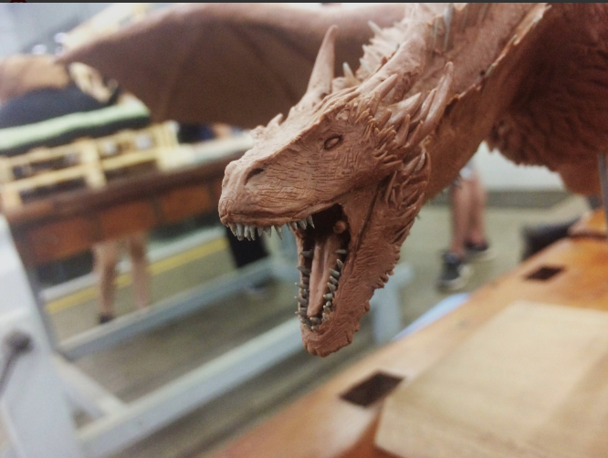 Internauta homenageia Drogon da Série 'Game Of Thrones' com modelo em argila