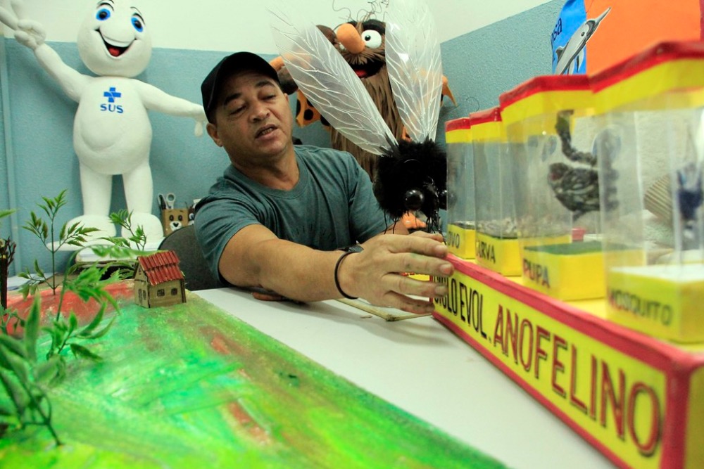 Servidor usa arte para promover saúde em Manaus 