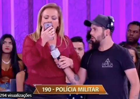 No ‘Casos de Família’, Cristina Rocha liga para a polícia após revelação de participante