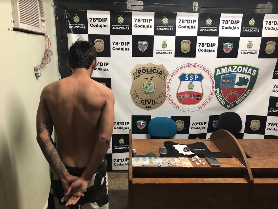 Operação no Amazonas resulta na prisão de oito pessoas e na apreensão de drogas e armas