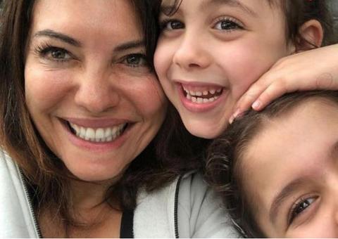 Márcia Goldschmidt emociona ao falar sobre doença rara da filha de 6 anos