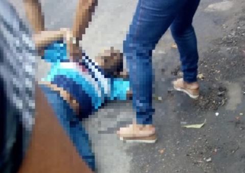 Homem é baleado em plena luz do dia em rua de Manaus