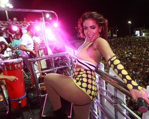 Anitta  vira uma batata quente que ninguém quer segurar no Amazonas