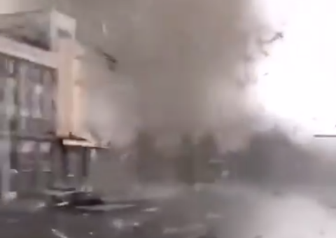 Vídeos: Tornado deixa mortos e mais de 100 feridos na China 