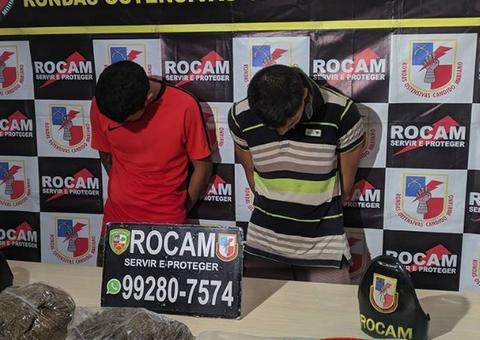 'Com a mão na massa', detento e 'amigo' são presos em laboratório de drogas em Manaus