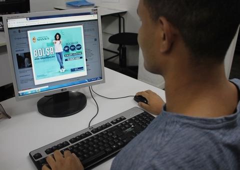 Prazo de remanejamento do Bolsa Idiomas é aberto em Manaus 