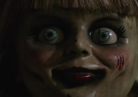 Homem de 78 anos morre em sessão de 'Annabelle 3' no cinema