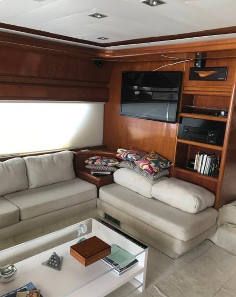  Leilão com itens de Eike Batista e Sérgio Cabral arrecada R$ 90,5 mil