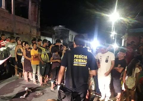 Homem é jogado de carro e executado a tiros em rua de Manaus