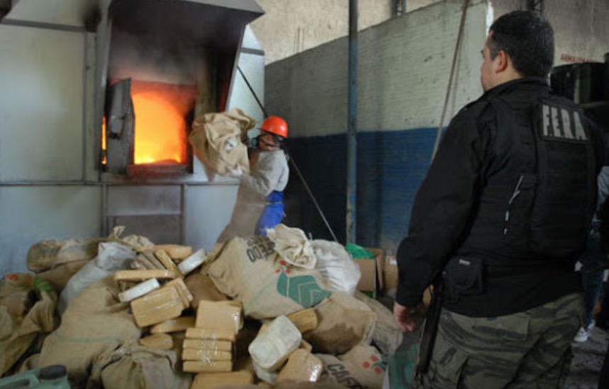 Em Manaus, 5 toneladas de drogas apreendidas pela polícia são destruídas 