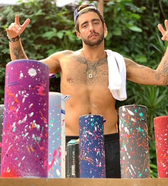 “Daqui a pouco ela acalma”, diz Pedro Scooby após surto de Luana Piovani