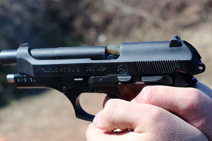 Homem é preso após atirar contra policiais em Manaus