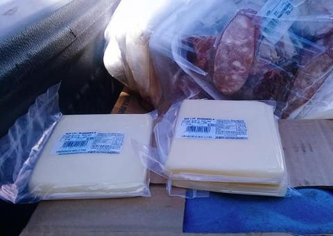  Mais de 300 quilos de queijo e alimentos estragados são apreendidos no Amazonas