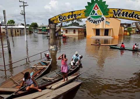 No Amazonas, PC promove campanha para arrecadar doações para vítimas de enchente