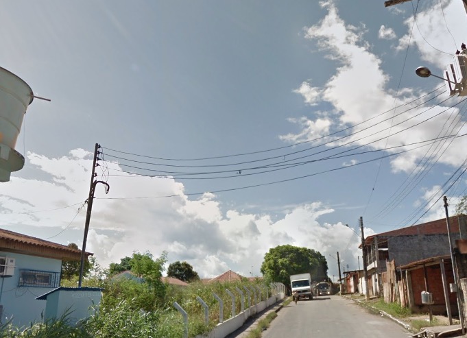  Rapaz é morto a tiros dentro de carro em Manaus