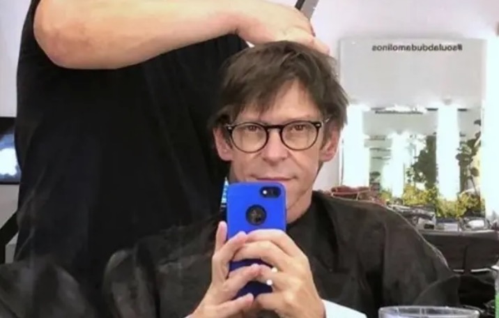 Duda Molinos, um dos maiores maquiadores do Brasil, morre aos 54 anos