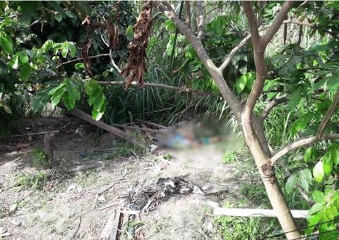 Feirante é encontrado morto a terçadadas no quintal da própria casa em Manaus