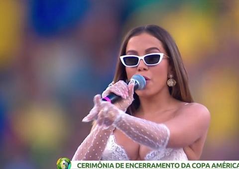 Anitta é exaltada após apresentação no encerramento da Copa América  
