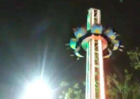 Cabo de aço de brinquedo se rompe e deixa feridos em parque 