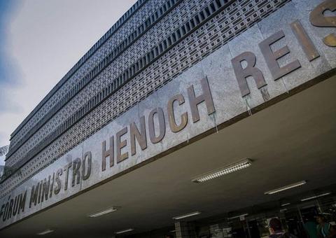 Justiça inicia julgamento de policias envolvidos no ‘fim de semana sangrento' em Manaus 