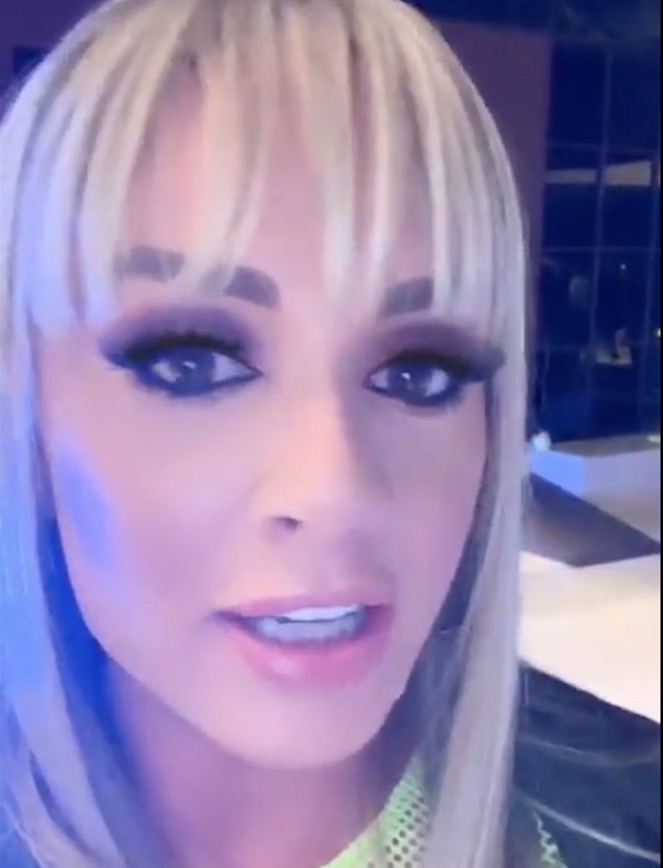 Juju Salimeni manda recado após ser flagrada aos beijos com bonitão