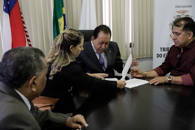TJAM firma acordo com prefeitura para ampliar atendimento em município 