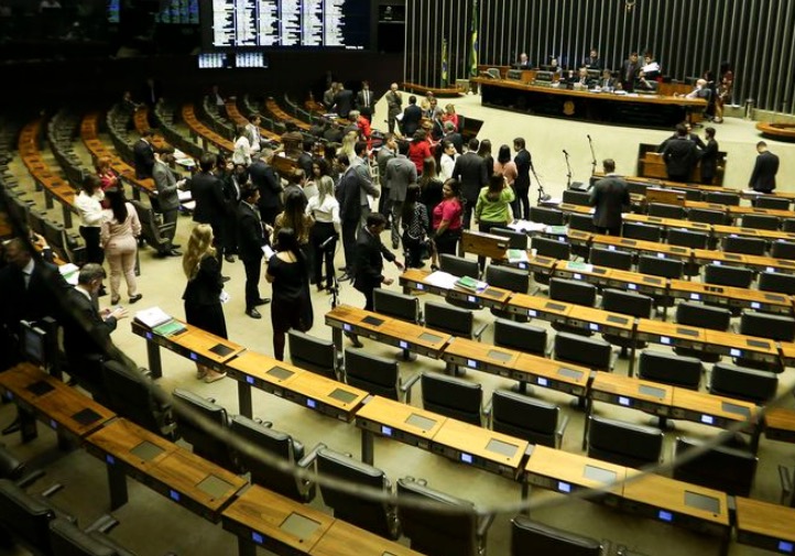 Plenário da Câmara começa a discutir reforma da Previdência