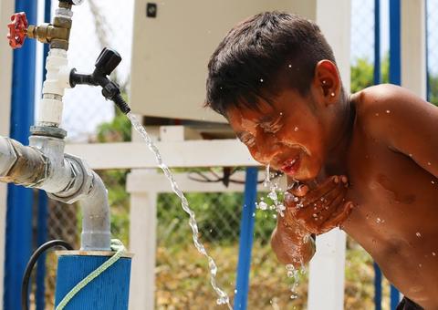 Abastecimento de água movido a energia solar atende comunidades indígenas no Amazonas 