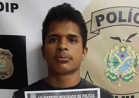 Jovem é preso com drogas, rádio comunicador e balanças de precisão em Manaus