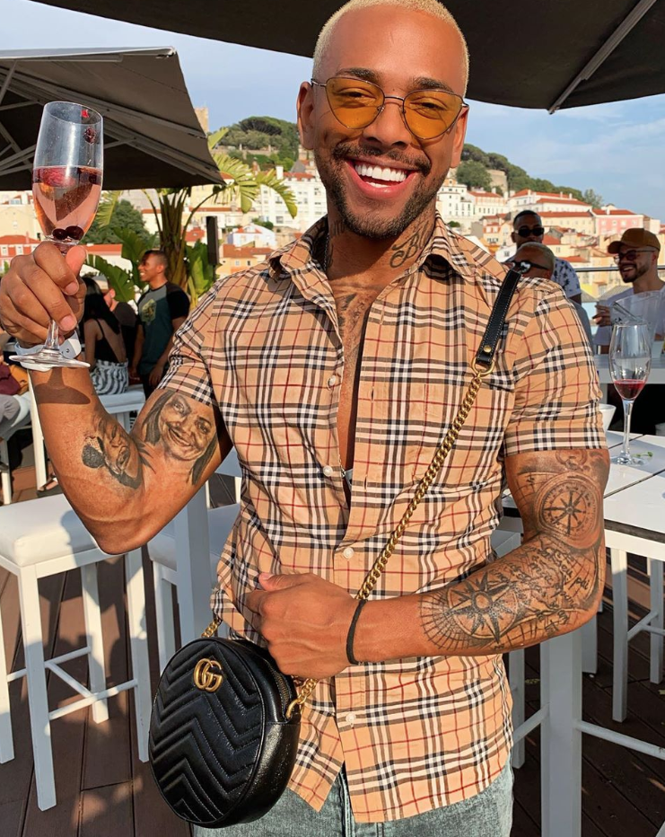 Ostentação: Nego do Borel exibe look avaliado em R$6 mil 