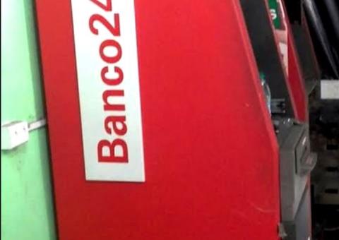 Caixas eletrônicos são depredados em estabelecimento de Manaus