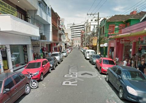 Disputa por clientes entre restaurantes termina com homem baleado em Manaus 